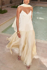 Fía Flows Maxi Dress